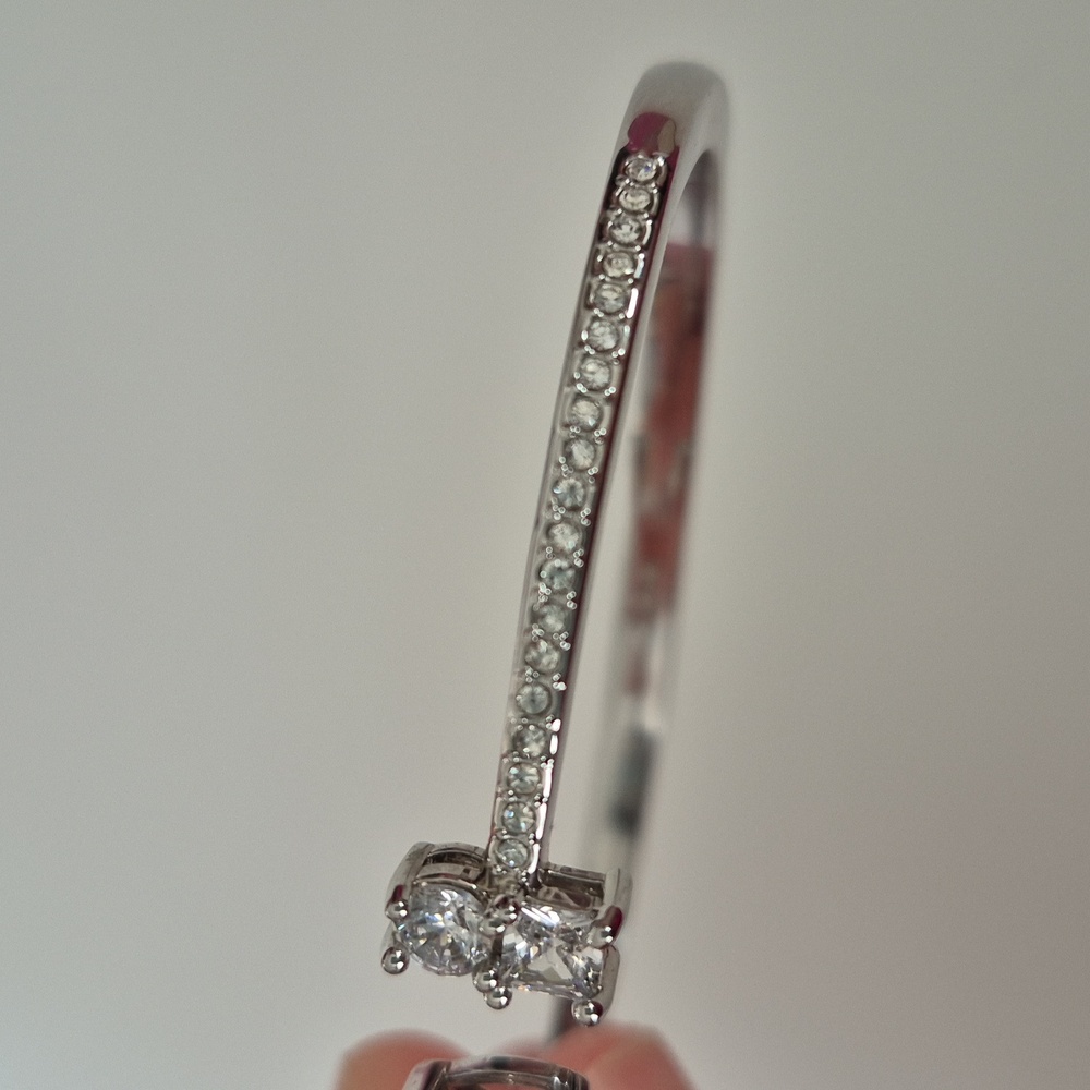 Elegant Silver Bracelet with Cz - Picture 3 of 5
